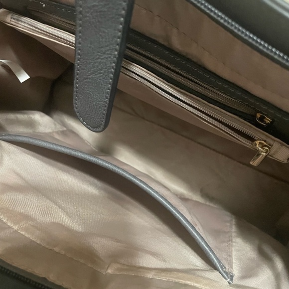 Dasein Purse . Grey. Perfect shape with coin purse. - Picture 10 of 12